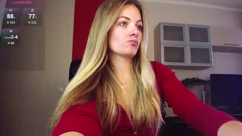 Lina online show from September 19, 2025, 11:55 am