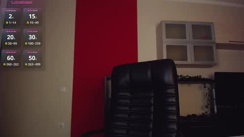 Lina online show from December 22, 2025, 8:00 am