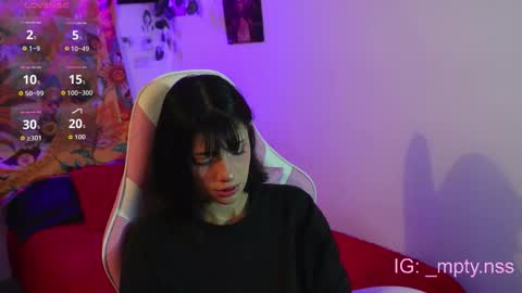 Snapshot of hi_scarlett chatting on November 11, 2025, 9:42 am hi_scarlett online show from November 11, 2025, 9:42 am