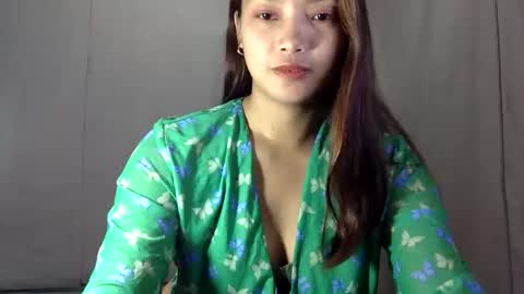 hi_there99 online show from November 28, 2025, 10:01 pm