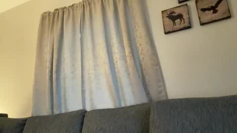 hichemlacoste333 online show from November 10, 2025, 2:05 pm