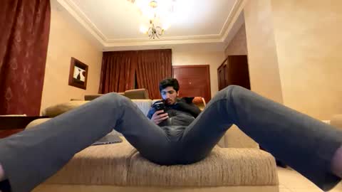 hihi9697 online show from April 12, 2026, 11:10 pm