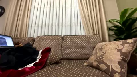 hihi9697 online show from April 26, 2026, 11:35 pm