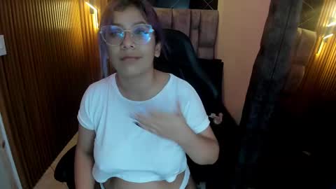 hikaru_dl online show from February 23, 2025, 9:55 am