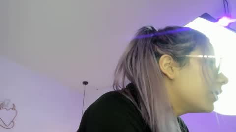 hikaru_dl online show from March 1, 2025, 5:09 am