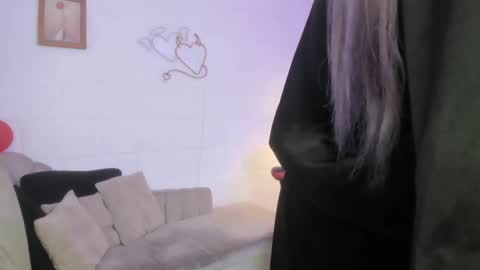 hikaru_dl online show from March 3, 2025, 4:14 am