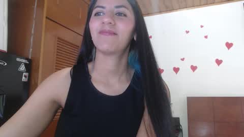 hilaril18 online show from February 16, 2025, 4:53 pm