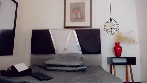 Snapshot of hilary_avilan chatting on February 7, 2025, 7:49 pm Hilary Avilan online show from February 7, 2025, 7:49 pm