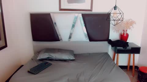Snapshot of hilary_avilan chatting on February 26, 2025, 11:04 pm Hilary Avilan online show from February 26, 2025, 11:04 pm