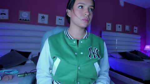 hilary_tailor online show from September 10, 2025, 11:10 am