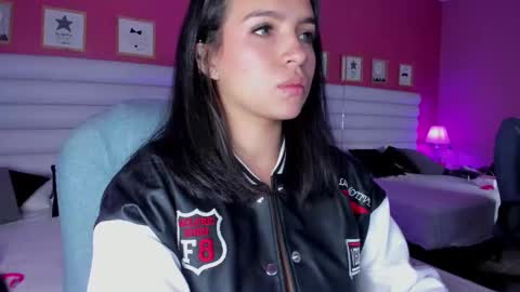 hilary_tailor online show from October 2, 2025, 11:06 am