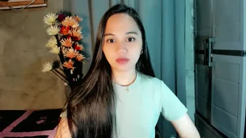 hilarymolly online show from February 4, 2026, 9:31 pm