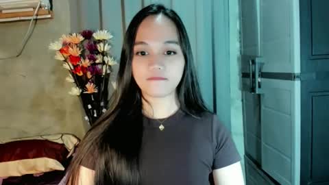 hilarymolly online show from March 14, 2026, 2:28 am