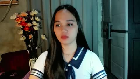 hilarymolly online show from April 8, 2026, 4:45 am