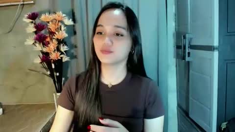 hilarymolly online show from May 8, 2026, 8:36 pm