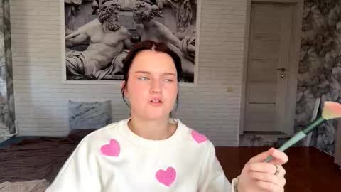 Mila online show from October 24, 2025, 7:38 am