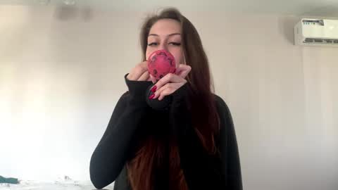 Snapshot of hildredmabray chatting on October 21, 2025, 10:27 am Hi Im Elizabeth online show from October 21, 2025, 10:27 am