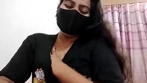 himuhimu22 online show from December 16, 2025, 4:34 pm