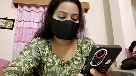 himuhimu22 online show from April 4, 2026, 8:50 pm