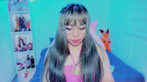 Hinata online show from March 8, 2025, 9:50 am