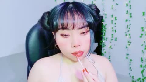 Hinata online show from May 1, 2026, 2:27 am