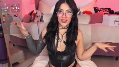 Snapshot of hinataweed01 chatting on October 14, 2025, 3:40 am  Karol  Independent Model online show from October 14, 2025, 3:40 am