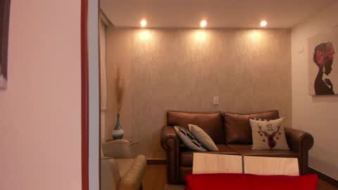 Hinnata online show from February 3, 2025, 3:42 am