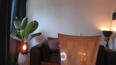 Hinnata online show from February 21, 2025, 4:48 pm