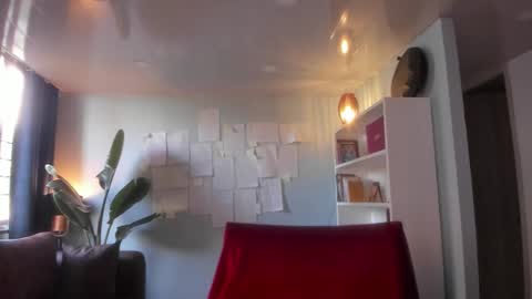 Hinnata online show from September 17, 2025, 1:24 pm