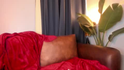 Hinnata online show from October 1, 2025, 1:06 pm