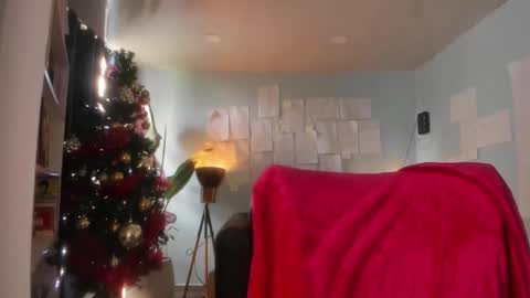 Hinnata online show from November 19, 2025, 5:02 pm