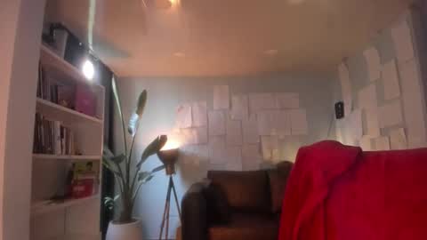 Hinnata online show from December 19, 2025, 12:12 pm