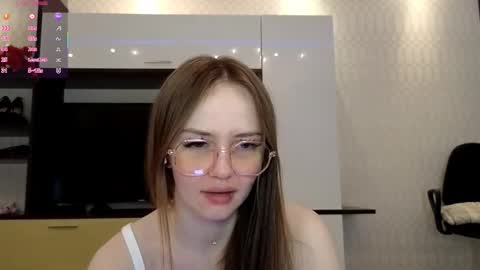 Snapshot of hip_hop_baby chatting on February 6, 2026, 6:51 am Leya Day Mary Night PvT Open online show from February 6, 2026, 6:51 am