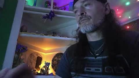 hippiedad333 online show from April 4, 2026, 12:31 am