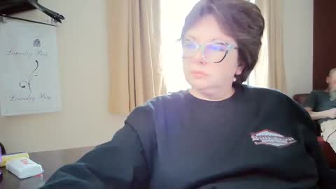 Bella online show from March 5, 2025, 4:02 pm