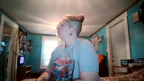 Bella online show from October 5, 2025, 10:18 pm