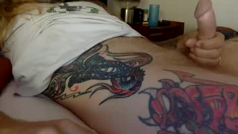 Snapshot of hippybiker chatting on December 1, 2025, 12:32 pm hippybiker online show from December 1, 2025, 12:32 pm