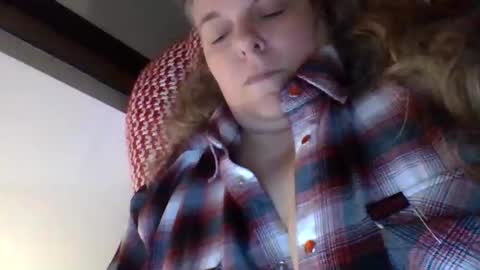 hippysnewhere online show from April 26, 2026, 12:52 am