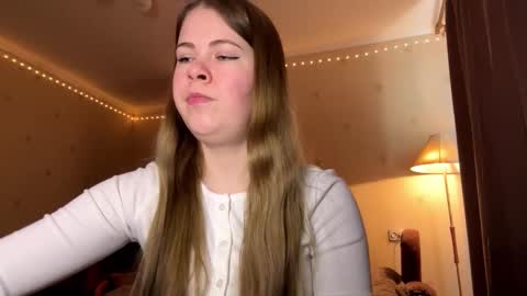 Snapshot of hirokosersen chatting on March 2, 2026, 10:11 am I am Amy ntmu Lets hit 10 Thumbs Up together online show from March 2, 2026, 10:11 am