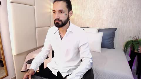 Hisoka online show from February 16, 2026, 7:32 pm