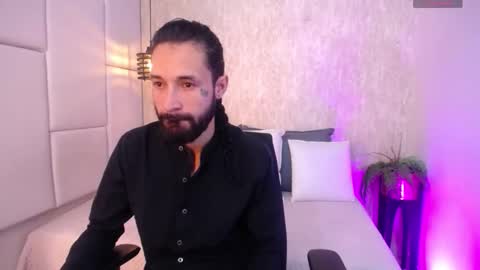 Hisoka online show from February 25, 2026, 7:45 pm