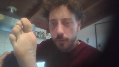 hitmenoww online show from April 12, 2026, 8:52 am