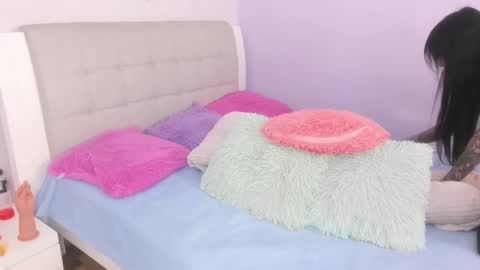 hiyakasudere_ online show from October 8, 2025, 6:27 pm