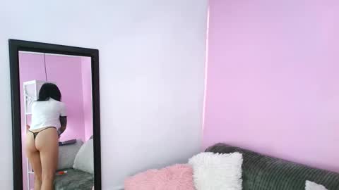 hiyakasudere_ online show from October 17, 2025, 7:05 pm