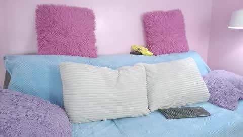 hiyakasudere_ online show from January 14, 2026, 12:55 pm