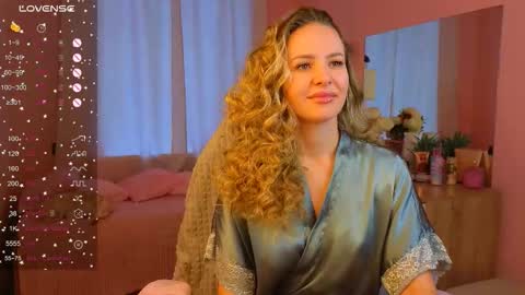 Snapshot of hloya_jons chatting on September 24, 2025, 1:42 am Ksenia online show from September 24, 2025, 1:42 am