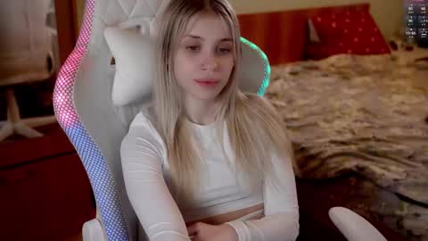 Holly online show from January 14, 2026, 7:08 pm