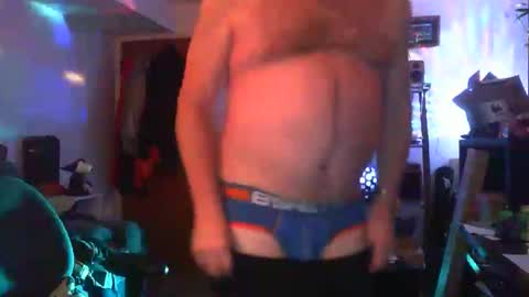 hobbes80 online show from December 31, 2024, 5:11 am