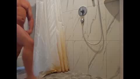 hockeyjock17 online show from April 17, 2026, 12:41 pm