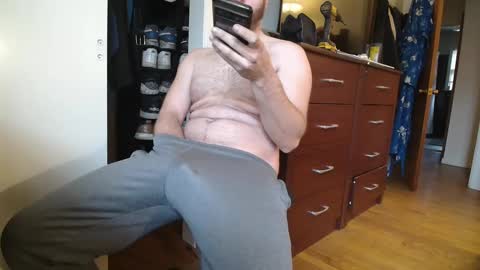 Snapshot of hockeyplayer206850 chatting on December 10, 2024, 3:55 pm Hockey Player online show from December 10, 2024, 3:55 pm